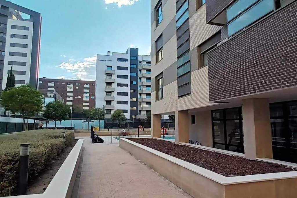 Valdebebas Con Garaje Gimnasio Y Piscina Apartamento Madri Exterior foto