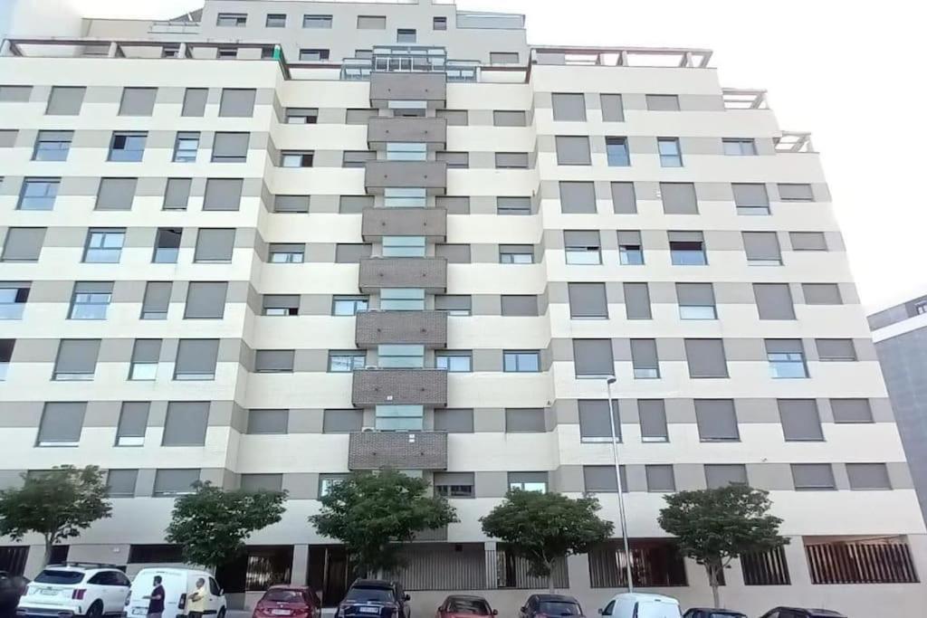 Valdebebas Con Garaje Gimnasio Y Piscina Apartamento Madri Exterior foto